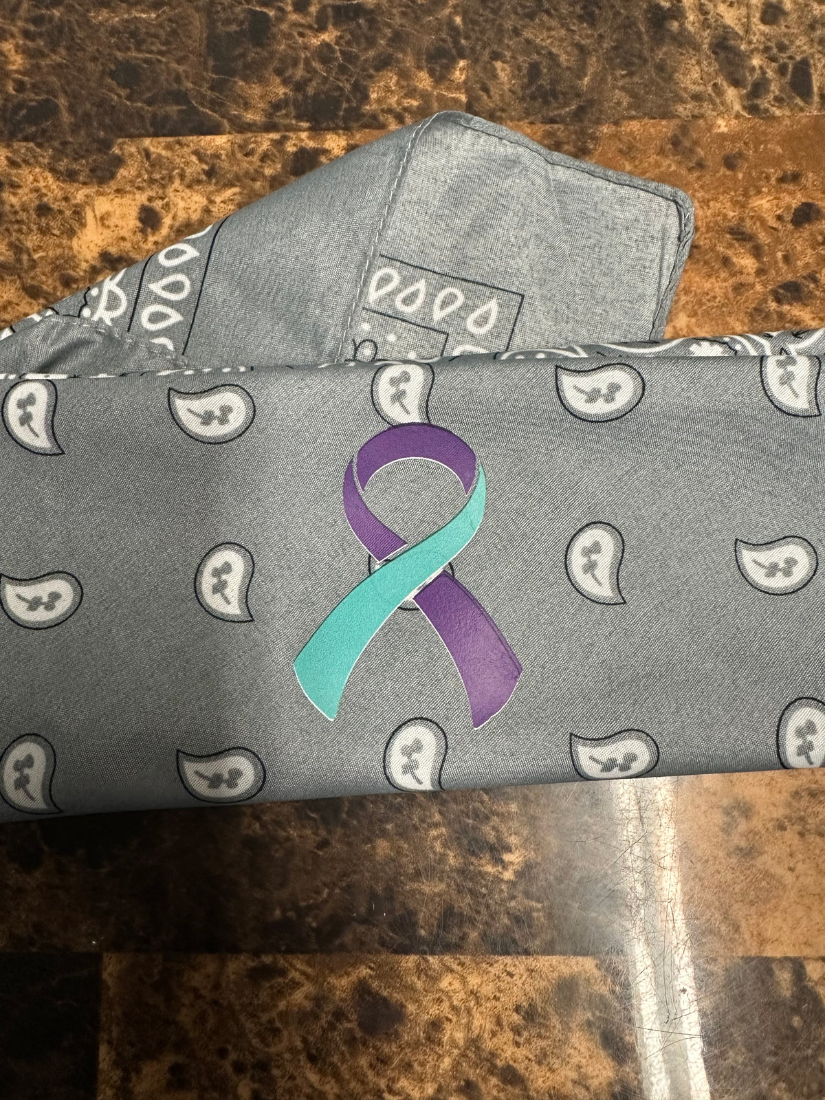Ribbon design - Grey bandana